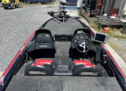 SKEETER ZX225